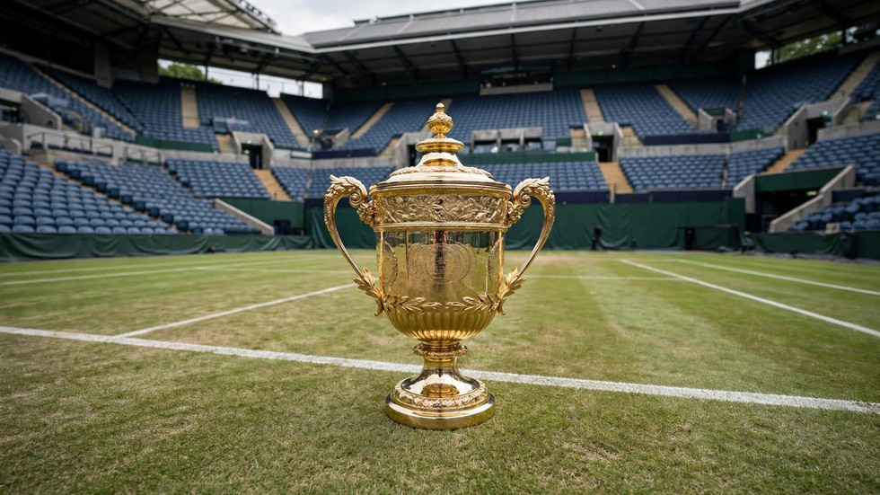 Turnee Grand Slam tenis: trofeu de Grand Slam pe terenul central de tenis